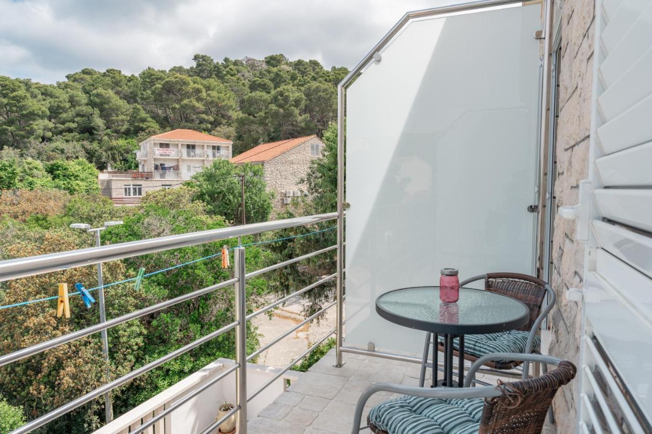 Guesthouse Kamarin Pomena Kültér fotó