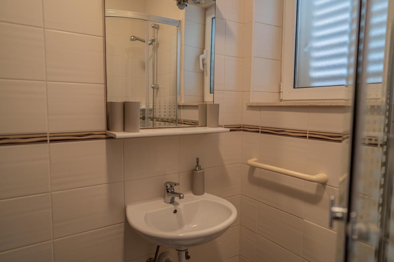 Guesthouse Kamarin Pomena Kültér fotó